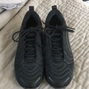 Nike Air Max 720
Style/Color: AR9293-015